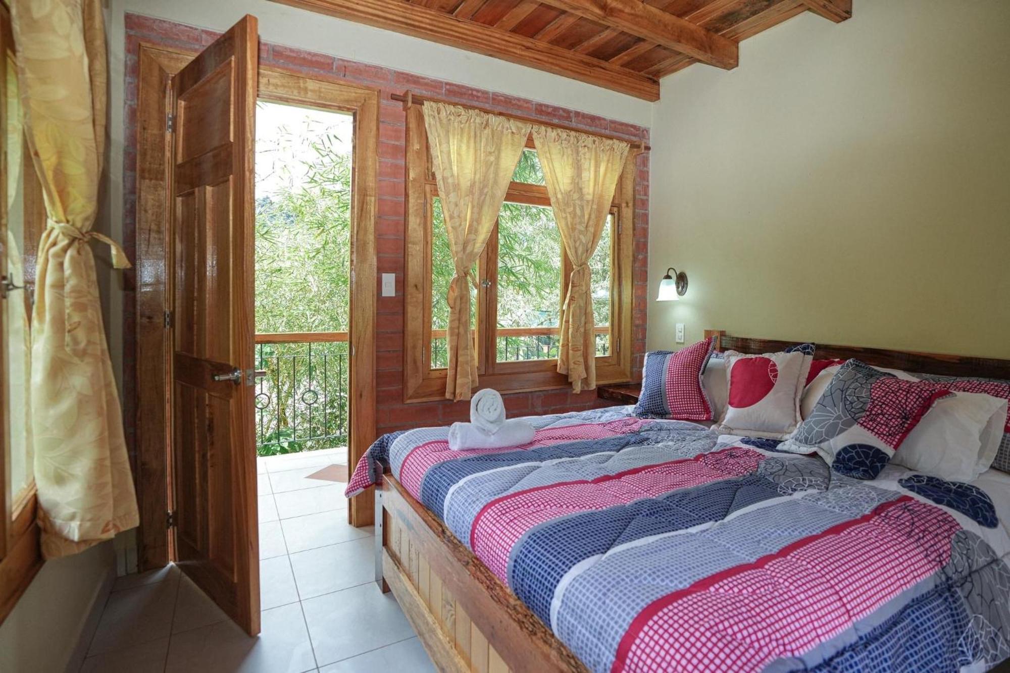 Casa Del Rio En Mindo Bed & Breakfast Luaran gambar