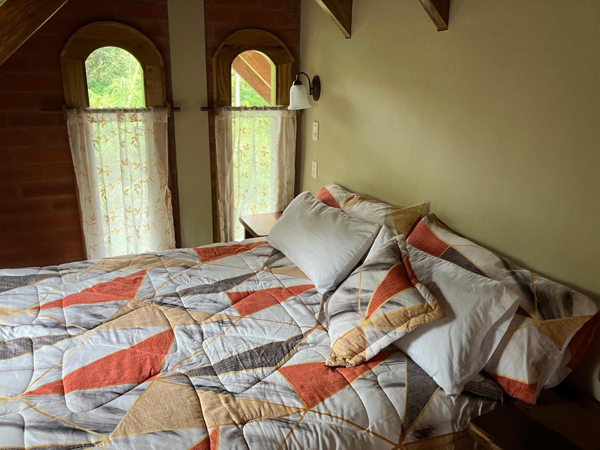 Casa Del Rio En Mindo Bed & Breakfast Luaran gambar