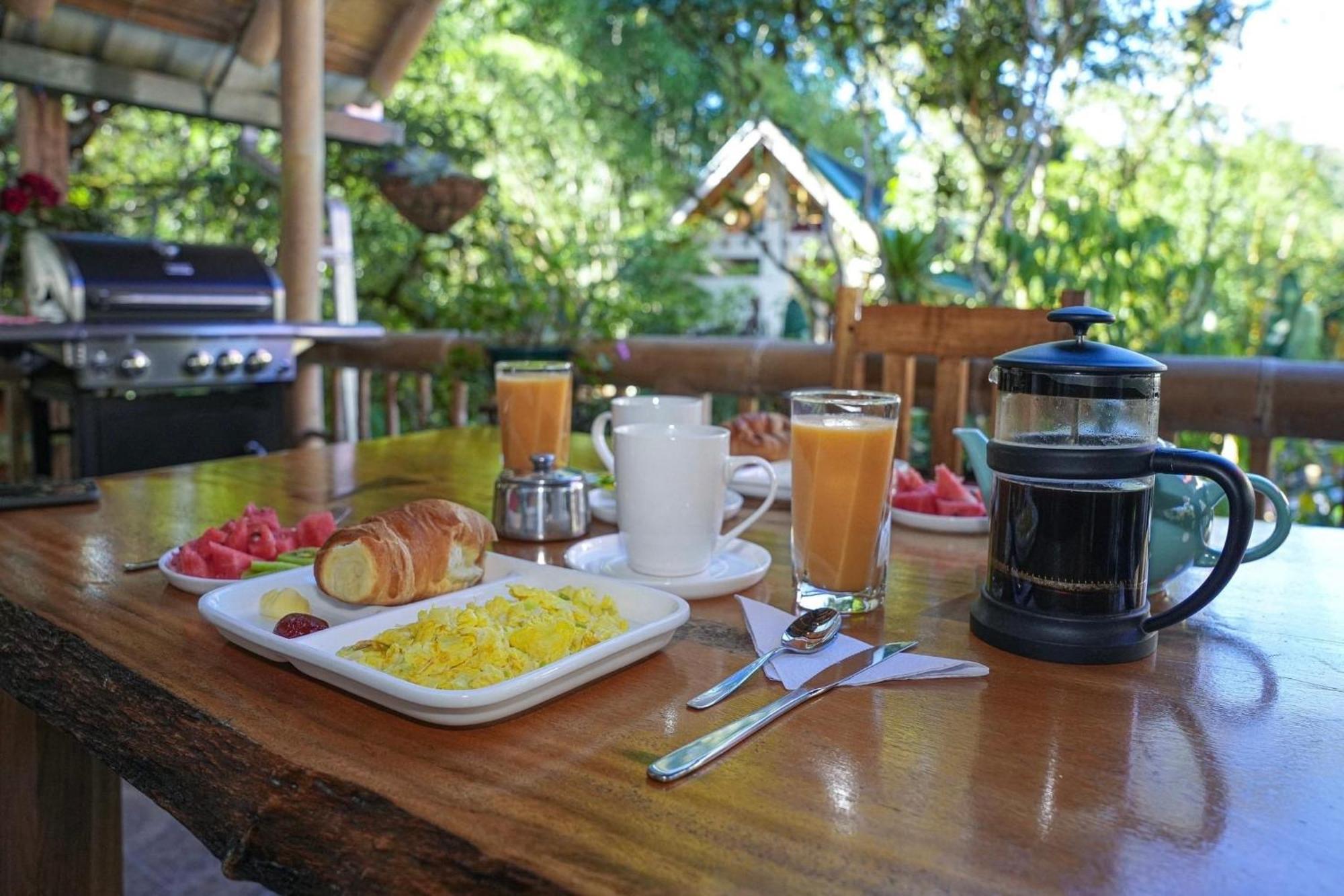 Casa Del Rio En Mindo Bed & Breakfast Luaran gambar
